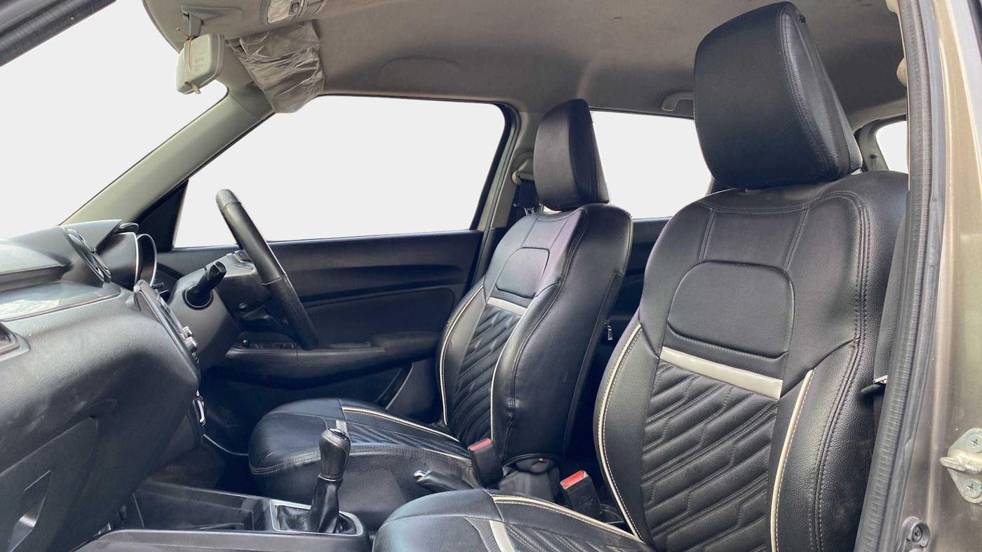2018 Maruti Swift VXI, Petrol, Manual, 30,305 km, Right Side Front Door Cabin