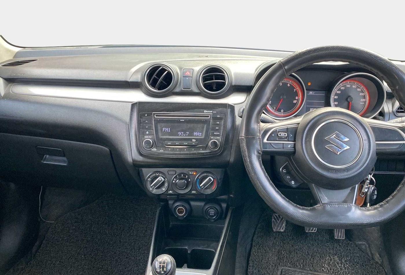 2018 Maruti Swift VXI, Petrol, Manual, 30,305 km, Air Conditioner