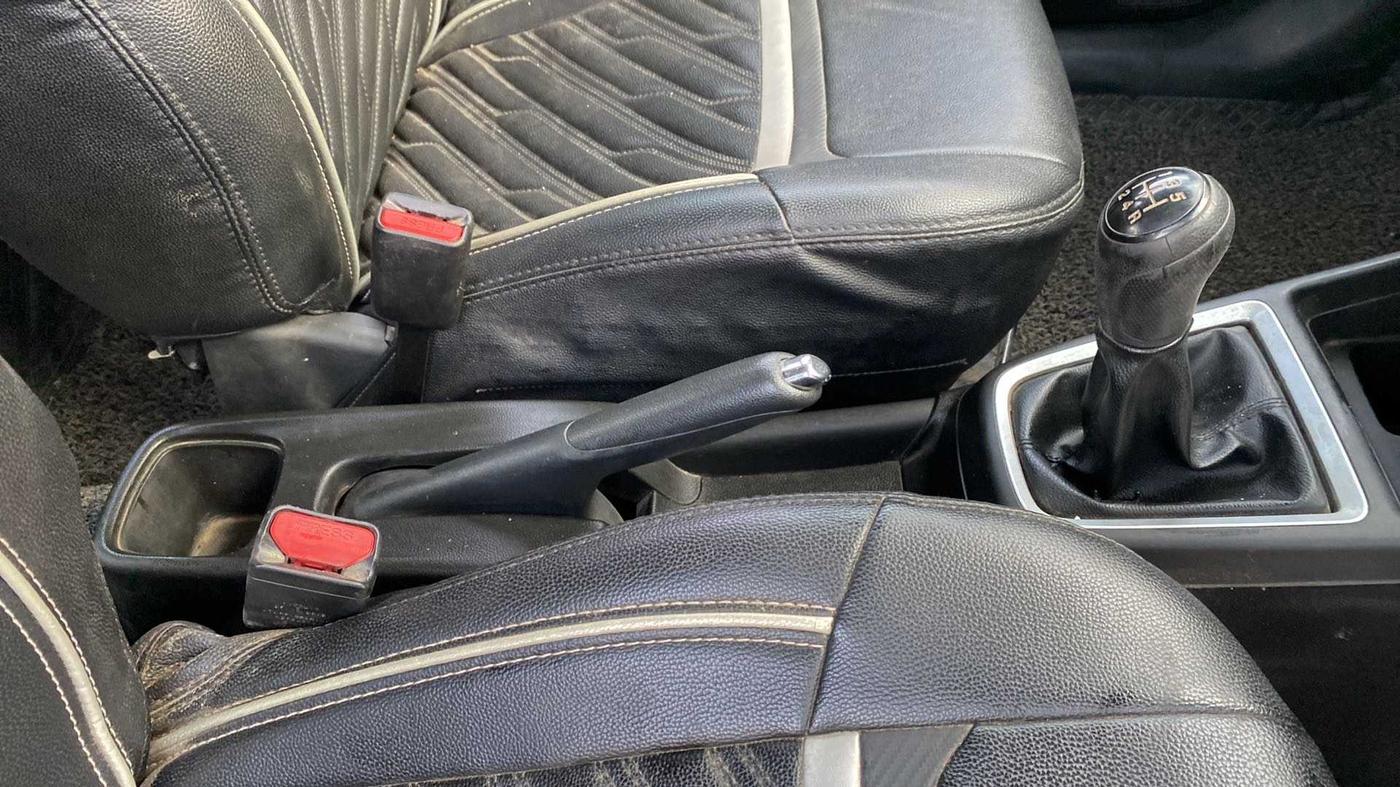 2018 Maruti Swift VXI, Petrol, Manual, 30,305 km, Gear Lever