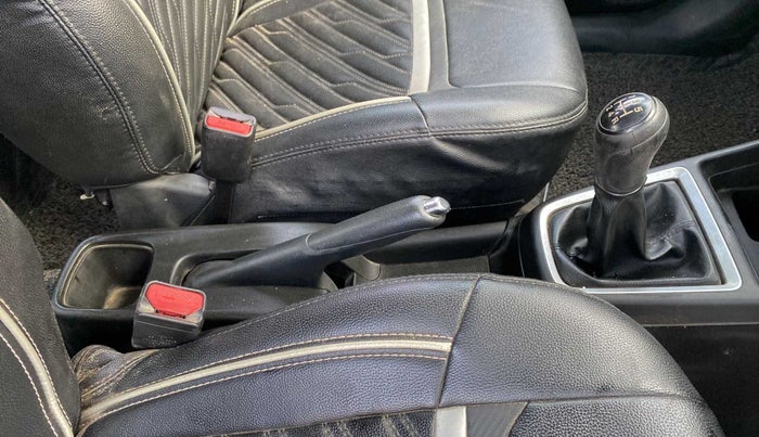 2018 Maruti Swift VXI, Petrol, Manual, 30,305 km, Gear Lever