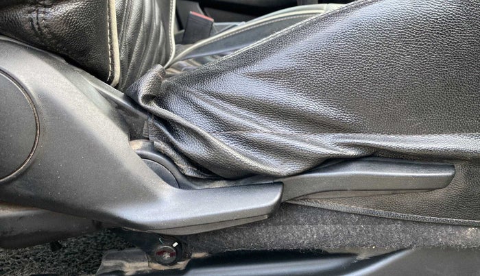 2018 Maruti Swift VXI, Petrol, Manual, 30,305 km, Driver Side Adjustment Panel