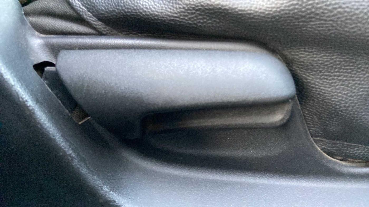 2014 Maruti Swift VDI, Diesel, Manual, 1,05,074 km, Driver Side Adjustment Panel
