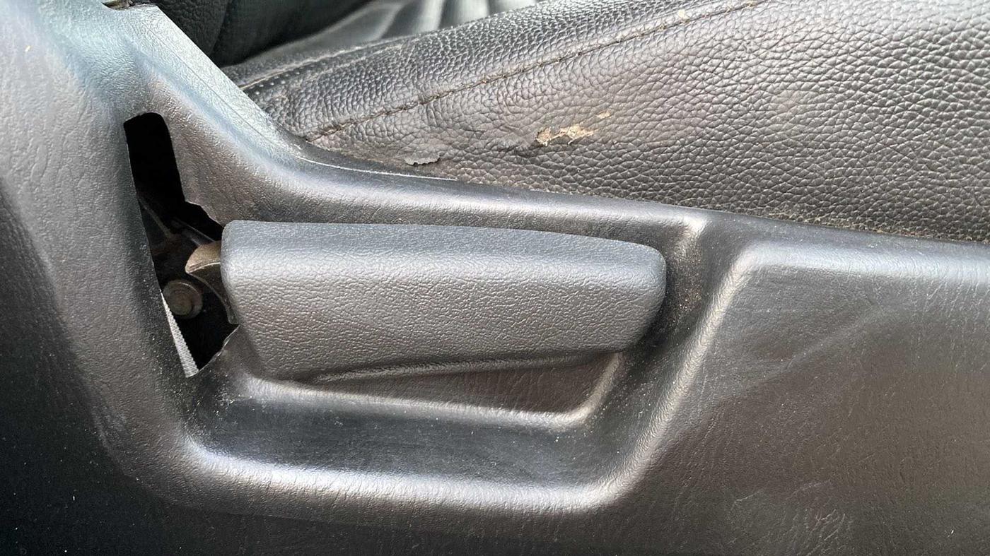 2019 Maruti Alto LXI, Petrol, Manual, 28,705 km, Driver Side Adjustment Panel