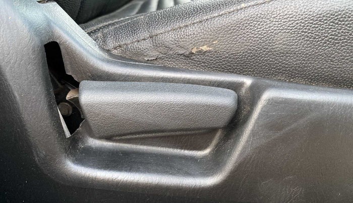 2019 Maruti Alto LXI, Petrol, Manual, 28,705 km, Driver Side Adjustment Panel
