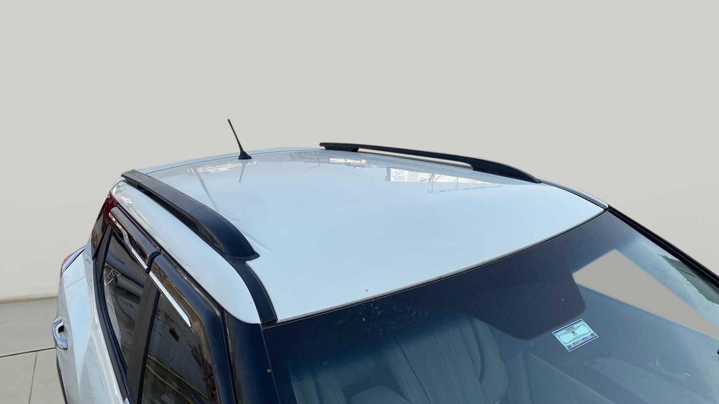 2022 Mahindra XUV300 W8 1.2 PETROL, Petrol, Manual, 25,888 km, Roof