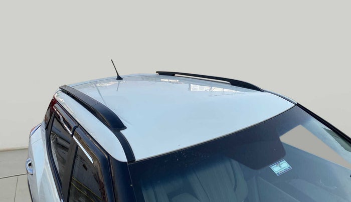 2022 Mahindra XUV300 W8 1.2 PETROL, Petrol, Manual, 25,888 km, Roof