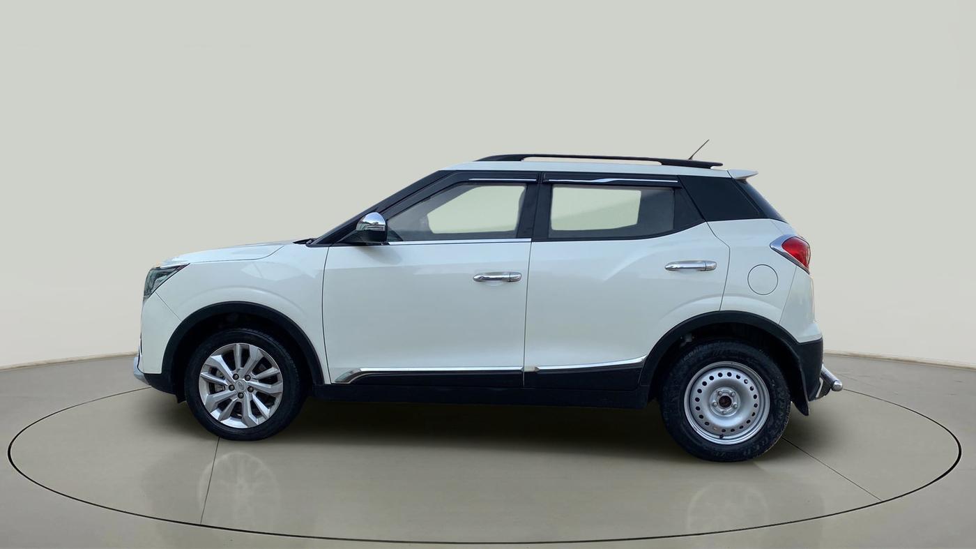 2022 Mahindra XUV300 W8 1.2 PETROL, Petrol, Manual, 25,888 km, Left Side