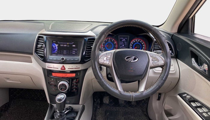 2022 Mahindra XUV300 W8 1.2 PETROL, Petrol, Manual, 25,888 km, Steering Wheel Close Up