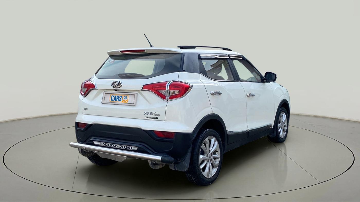 2022 Mahindra XUV300 W8 1.2 PETROL, Petrol, Manual, 25,888 km, Right Back Diagonal