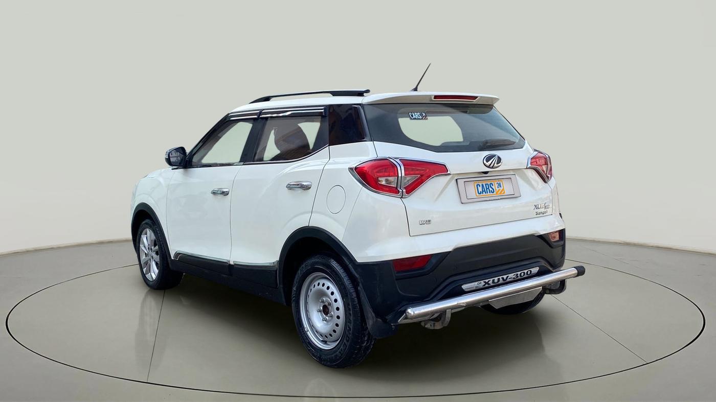 2022 Mahindra XUV300 W8 1.2 PETROL, Petrol, Manual, 25,888 km, Left Back Diagonal