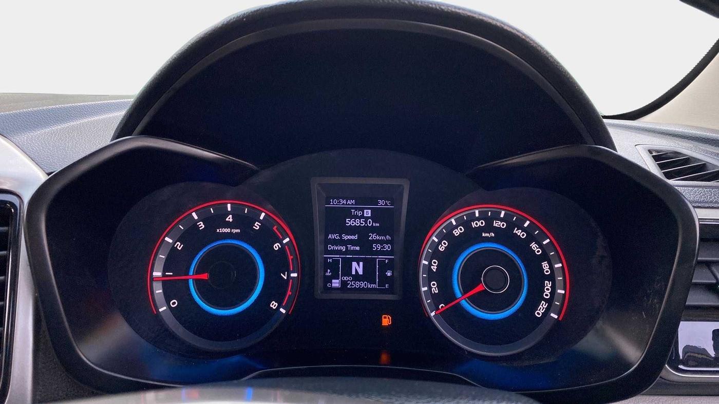 2022 Mahindra XUV300 W8 1.2 PETROL, Petrol, Manual, 25,888 km, Odometer Image