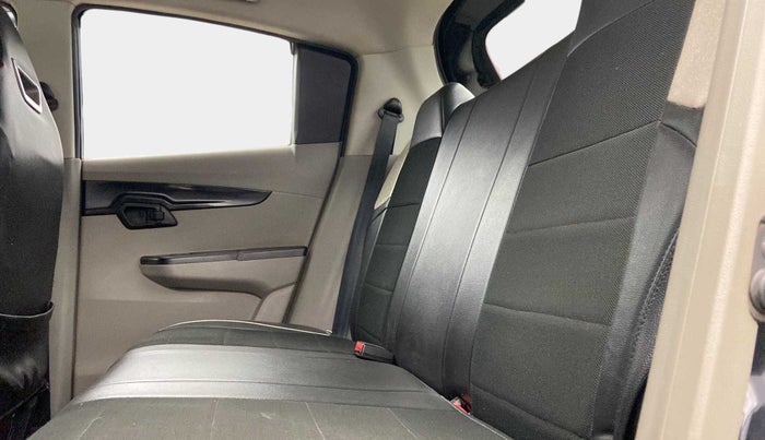 2016 Mahindra Kuv100 K4 PLUS 6 STR, Petrol, Manual, 37,058 km, Right Side Rear Door Cabin