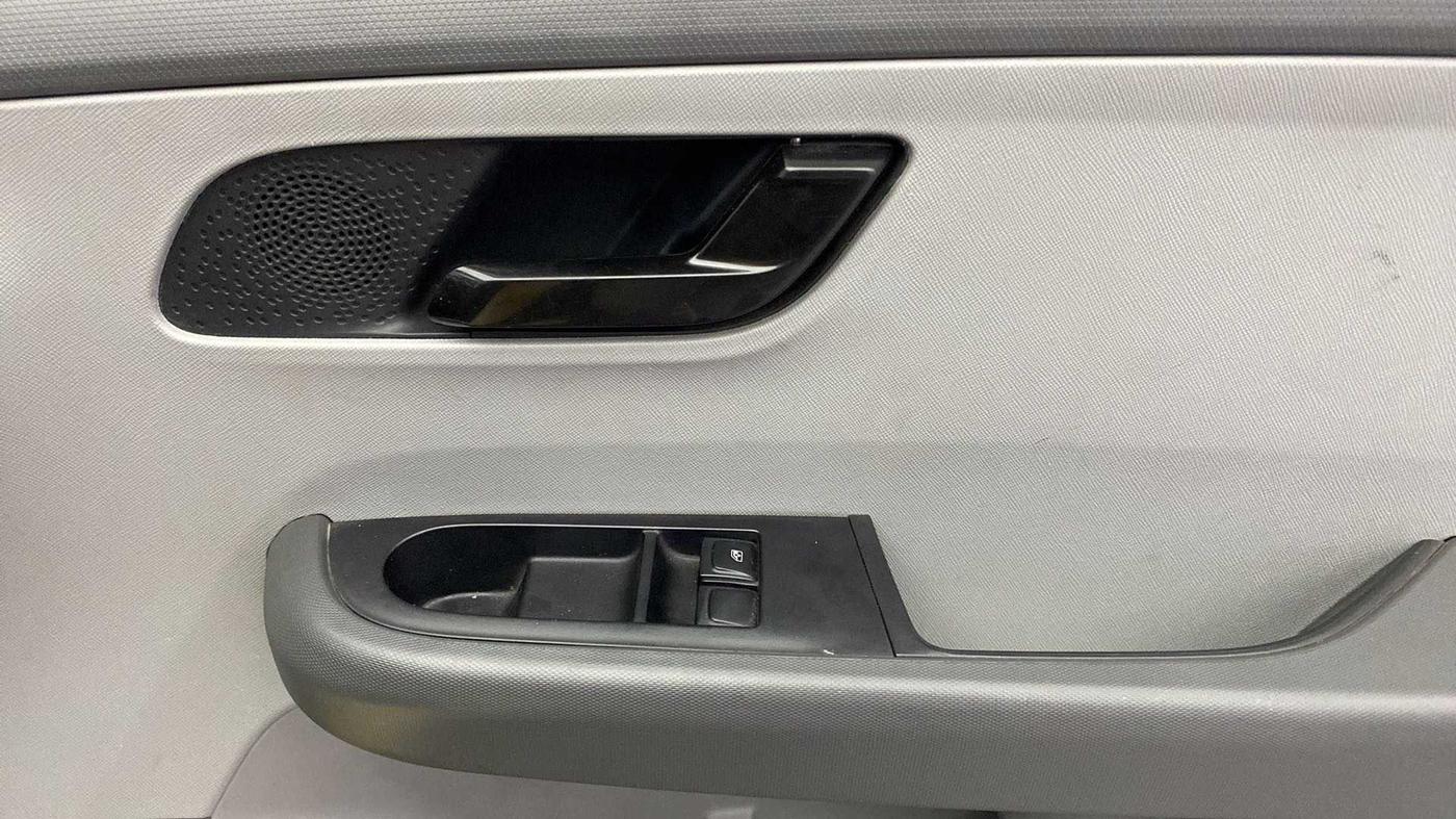 2020 Tata ALTROZ XE PETROL, Petrol, Manual, 38,311 km, Driver Side Door Panels Control