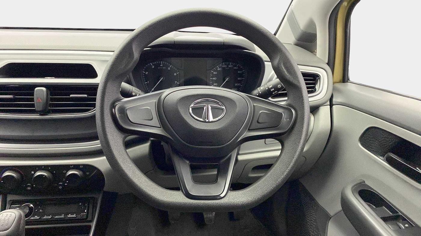 2020 Tata ALTROZ XE PETROL, Petrol, Manual, 38,311 km, Steering Wheel Close Up