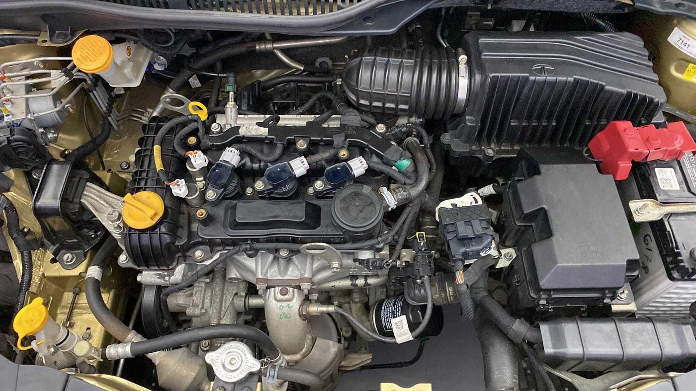 2020 Tata ALTROZ XE PETROL, Petrol, Manual, 38,311 km, Open Bonet
