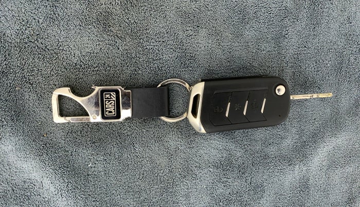 2020 Mahindra Bolero B6 (O), Diesel, Manual, 36,543 km, Key Close Up