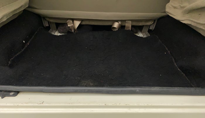 2020 Mahindra Bolero B6 (O), Diesel, Manual, 36,543 km, Boot Inside