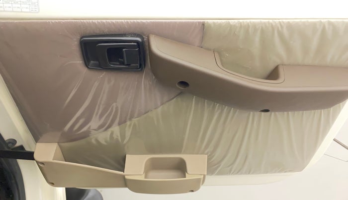 2020 Mahindra Bolero B6 (O), Diesel, Manual, 36,543 km, Driver Side Door Panels Control