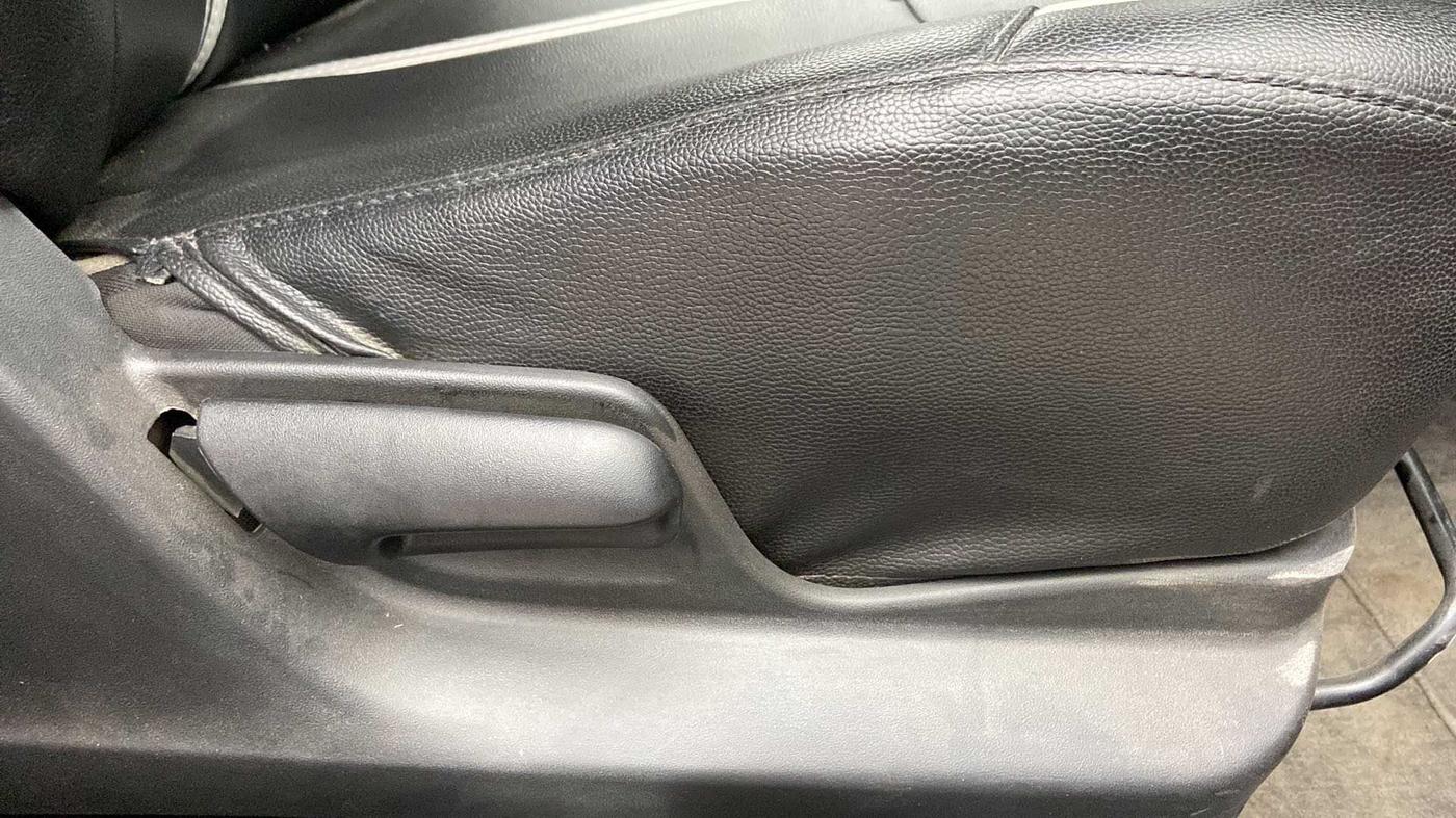 2017 Maruti Swift VXI, Petrol, Manual, 39,133 km, Driver Side Adjustment Panel