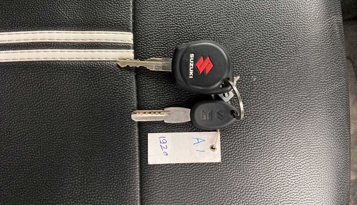 2017 Maruti Swift VXI, Petrol, Manual, 39,133 km, Key Close Up