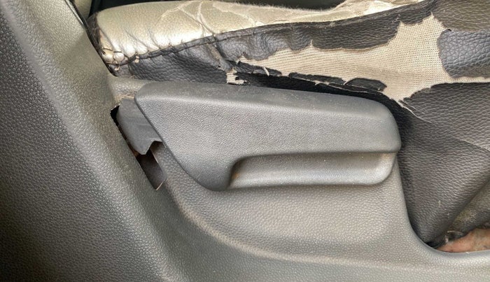 2012 Maruti Ritz VXI, Petrol, Manual, 90,732 km, Driver Side Adjustment Panel