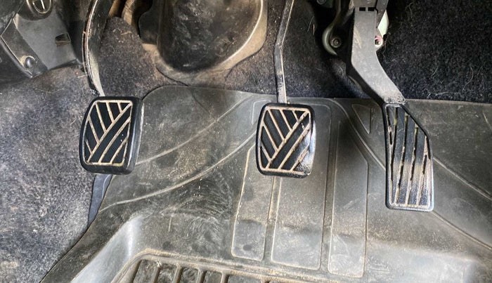 2012 Maruti Ritz VXI, Petrol, Manual, 90,732 km, Pedals