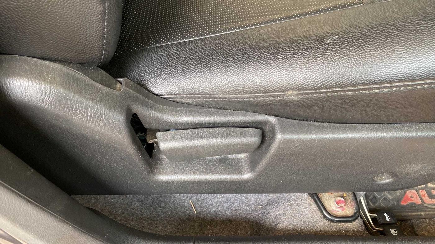 2020 Maruti Alto VXI, Petrol, Manual, 3,000 km, Driver Side Adjustment Panel