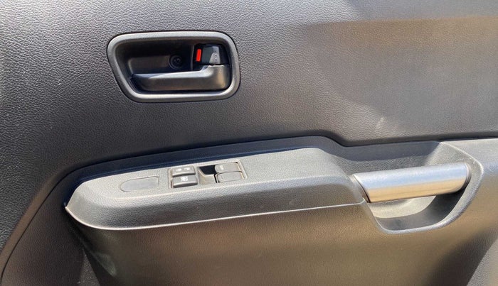 2021 Maruti IGNIS SIGMA 1.2, Petrol, Manual, 8,093 km, Driver Side Door Panels Control