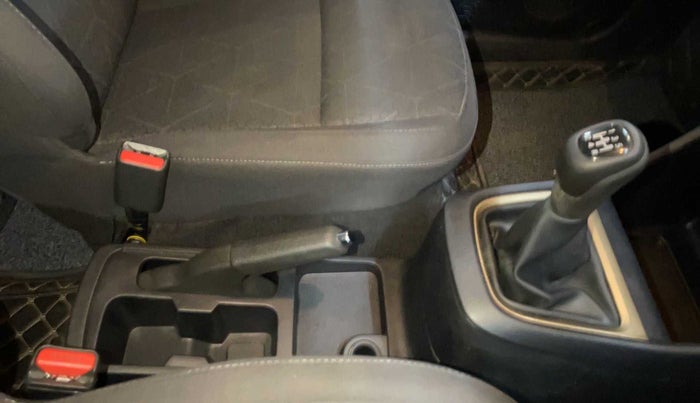 2022 Tata PUNCH ACCOMPLISHED MT, Petrol, Manual, 24,268 km, Gear Lever