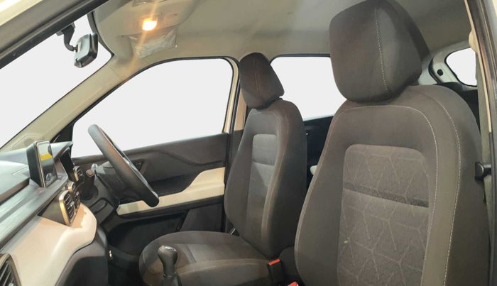 2022 Tata PUNCH ACCOMPLISHED MT, Petrol, Manual, 24,268 km, Right Side Front Door Cabin