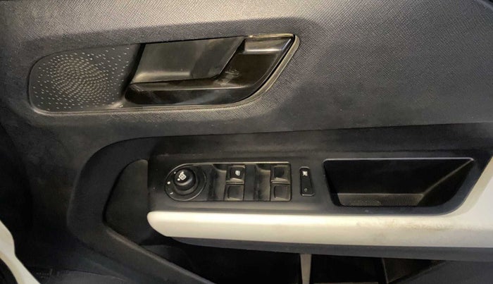 2022 Tata PUNCH ACCOMPLISHED MT, Petrol, Manual, 24,268 km, Driver Side Door Panels Control