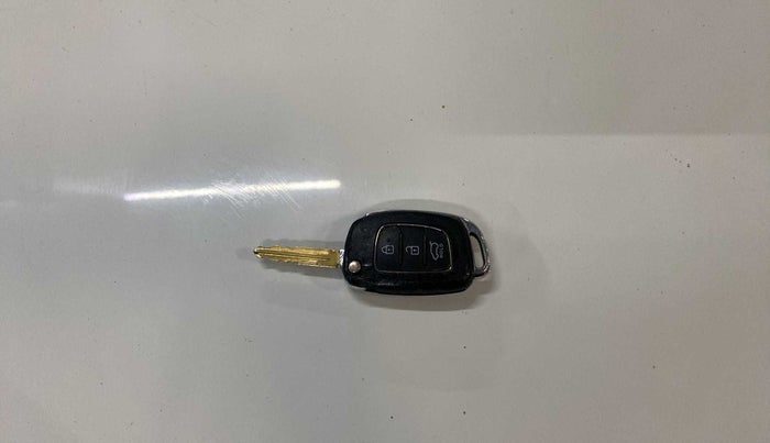2021 Hyundai VENUE SX 1.5 CRDI, Diesel, Manual, 33,863 km, Key Close Up