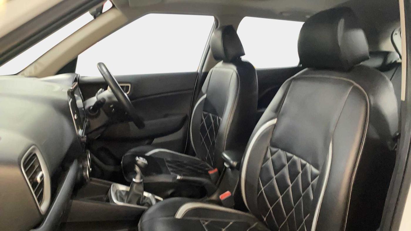 2021 Hyundai VENUE SX 1.5 CRDI, Diesel, Manual, 33,863 km, Right Side Front Door Cabin