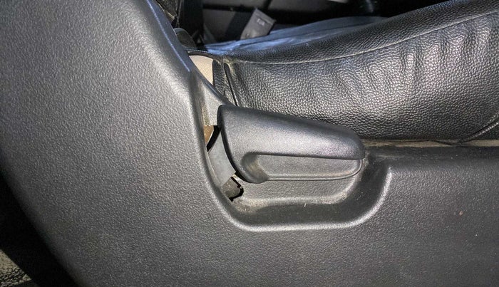 2015 Maruti Wagon R 1.0 VXI, Petrol, Manual, 55,511 km, Driver Side Adjustment Panel