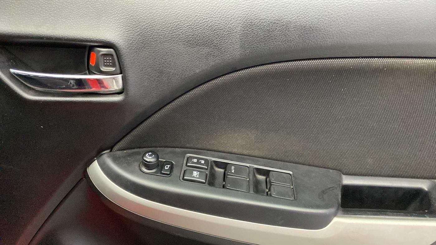 2018 Maruti Baleno ZETA DIESEL 1.3, Diesel, Manual, 87,179 km, Driver Side Door Panels Control