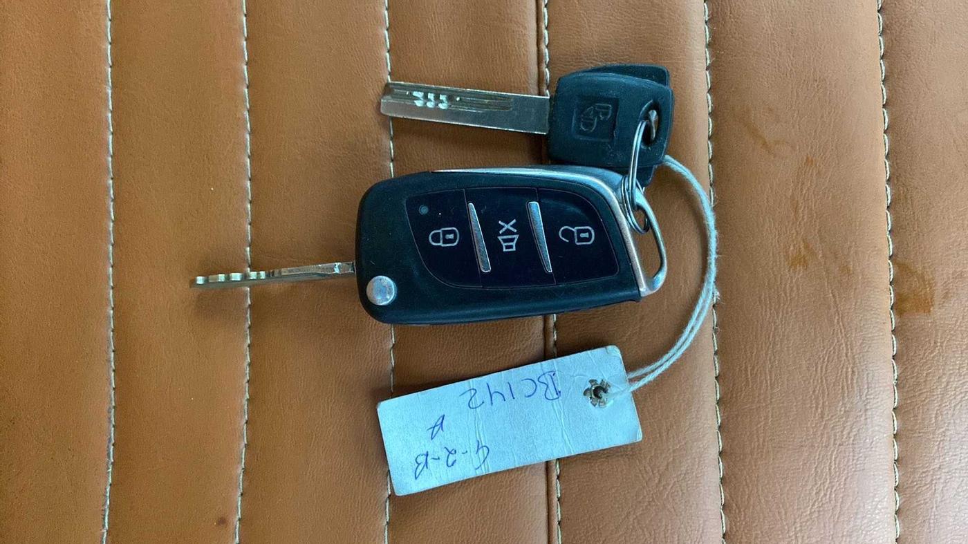 2020 Maruti Baleno SIGMA PETROL 1.2, Petrol, Manual, 31,044 km, Key Close Up
