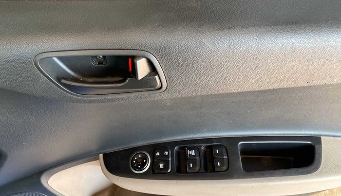2019 Hyundai Grand i10 MAGNA 1.2 KAPPA VTVT, Petrol, Manual, 36,244 km, Driver Side Door Panels Control