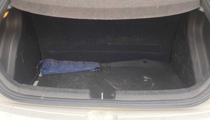 2015 Hyundai i20 Active 1.2 S, Petrol, Manual, 73,504 km, Boot Inside