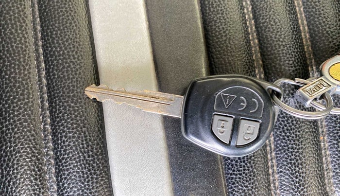 2017 Maruti Vitara Brezza ZDI, Diesel, Manual, 80,200 km, Key Close Up