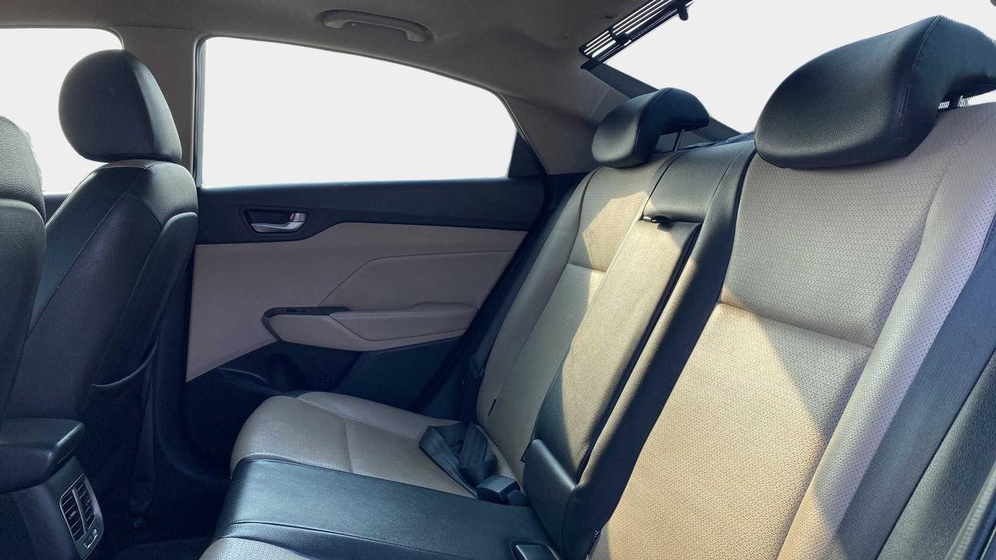 2018 Hyundai Verna 1.6 VTVT SX (O) AT, Petrol, Automatic, 50,786 km, Right Side Rear Door Cabin