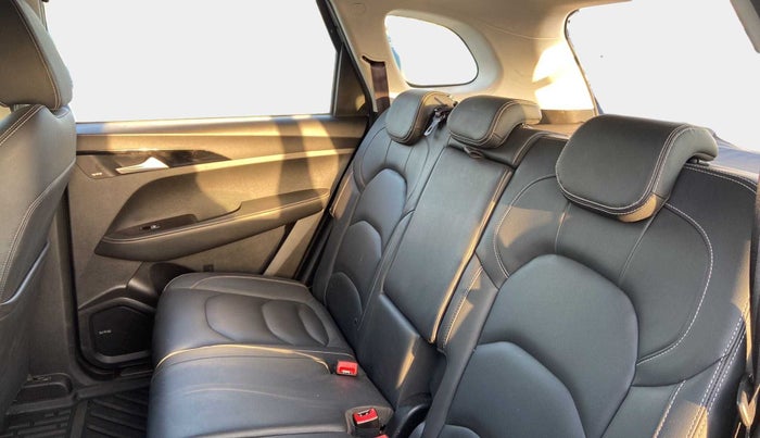 2019 MG HECTOR SHARP 1.5 DCT PETROL, Petrol, Automatic, 36,337 km, Right Side Rear Door Cabin