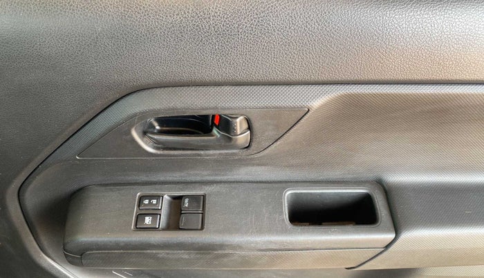 2022 Maruti New Wagon-R LXI 1.0, Petrol, Manual, 8,930 km, Driver Side Door Panels Control