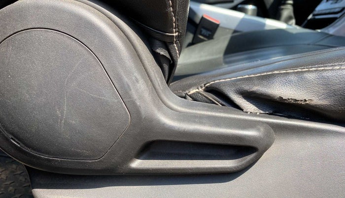 2021 Tata NEXON XM SUNROOF PETROL, Petrol, Manual, 34,294 km, Driver Side Adjustment Panel