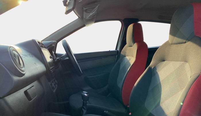 2022 Renault Kwid RXT 1.0 (O), Petrol, Manual, 7,434 km, Right Side Front Door Cabin