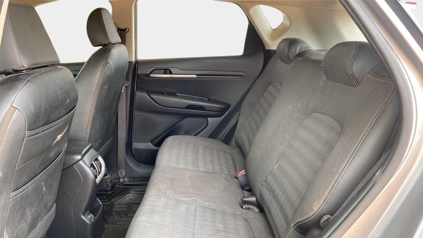 2020 KIA SONET HTK PLUS 1.2, Petrol, Manual, 42,848 km, Right Side Rear Door Cabin