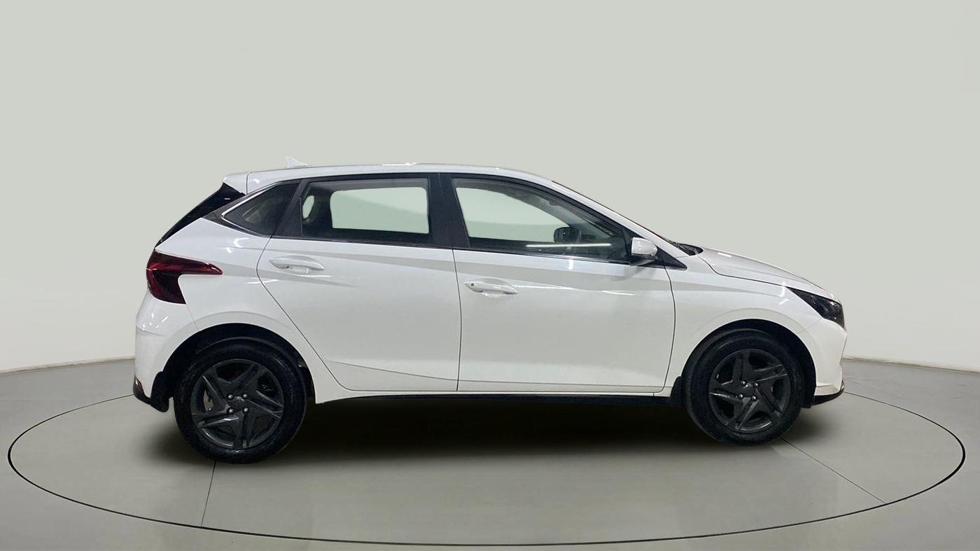 2022 Hyundai NEW I20 SPORTZ 1.5 MT, Diesel, Manual, 16,555 km, Right Side View