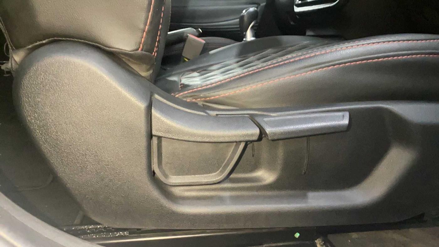 2022 Hyundai NEW I20 SPORTZ 1.5 MT, Diesel, Manual, 16,555 km, Driver Side Adjustment Panel