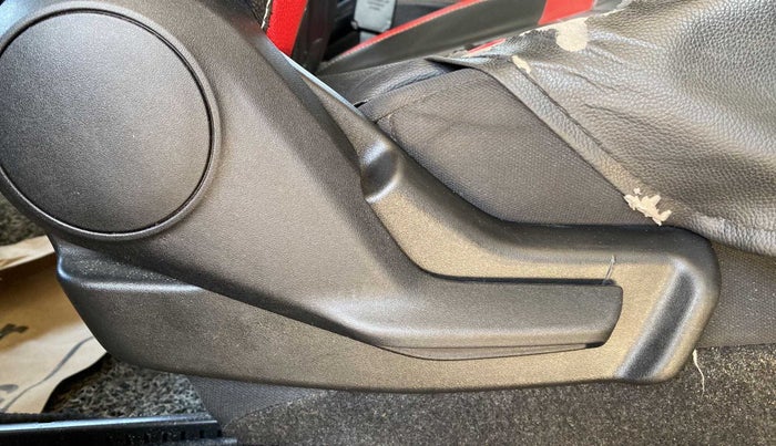 2021 Maruti IGNIS SIGMA 1.2, Petrol, Manual, 23,402 km, Driver Side Adjustment Panel