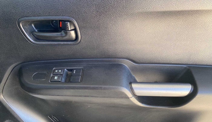 2021 Maruti IGNIS SIGMA 1.2, Petrol, Manual, 23,402 km, Driver Side Door Panels Control