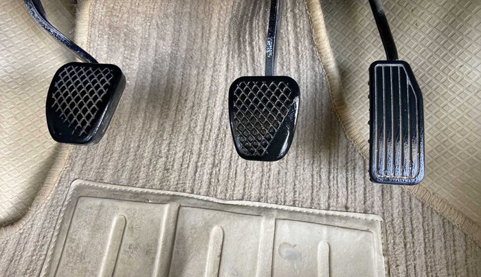 2014 Honda Brio S MT, Petrol, Manual, 73,869 km, Pedals